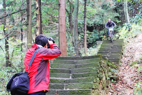 30 Mainland Reporters Flooded to ZJJ Wulingyuan Covering Cycling Carnival