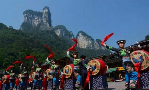 Western Hunan Tour for Having A Special New Year in Dehang Miao Village