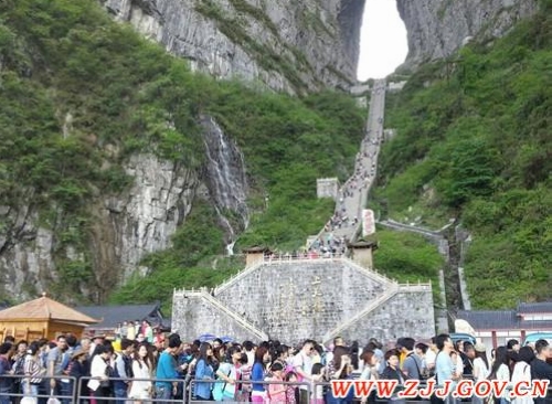 Tianmenshan and “Fox Spirit” came into the “Labour” Holiday in Advance