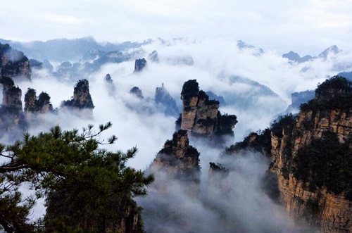 Yuanjiajie shows “Suspended Mountain” Spectacle