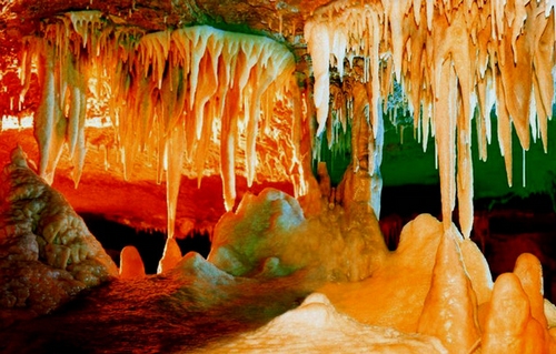 Zhangjiajie Huanglong Scenic Spot opened Night Tour on April 1st