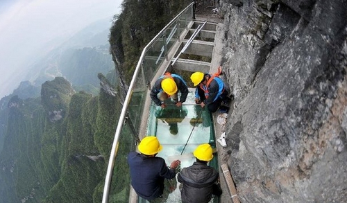 Zhangjiajie Tianmen Mountain replaces the plank road’s glass