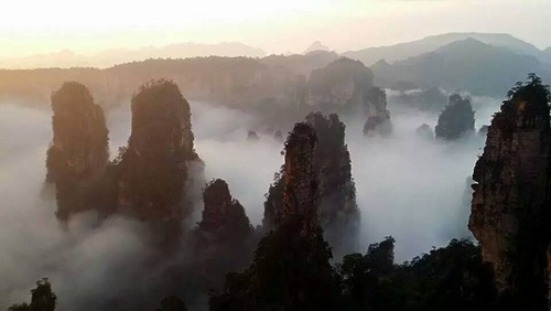 Zhangjiajie Huangshi Village shows Grandeur of Clouds after the Rain
