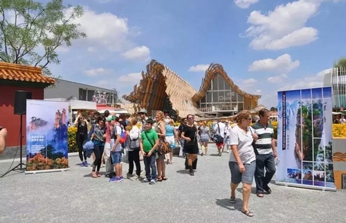 80-year-old Italian Silk Road Hero has an Introduction of Zhangjiajie