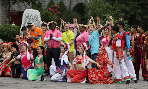 10 Finalists of Chinese Bridge Conclude Cultural Tour in Dali