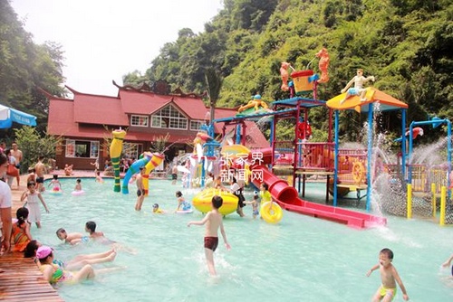 Zhangjiajie Laodao Bay welcomes a Summer Travel Peak