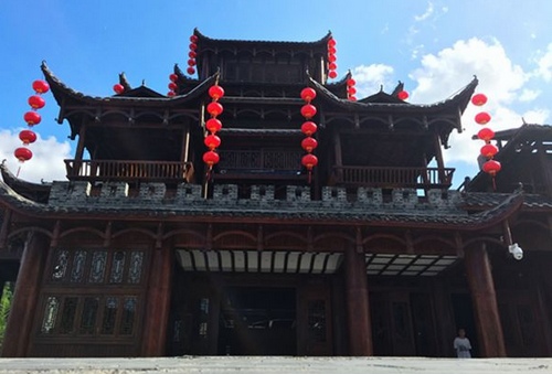 The Largest Building of Zhangjiajie Tujia Chongtian completed in Xibu Street
