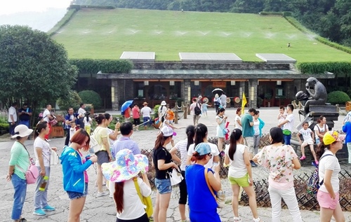 Quality Upgrade, Huanglong Hole received 1 Million Visitors during 8 Months