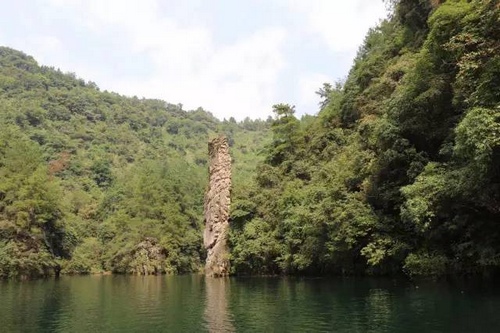 Interviewing Team Marveled by Beautiful Zhangjiajie