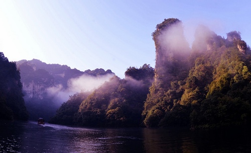 The Mist in Zhangjiajie Wulinyuan Baofeng Lake