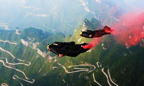 Noah Bahnson Crowned Wingsuit Champion 2015 in Zhangjiajie