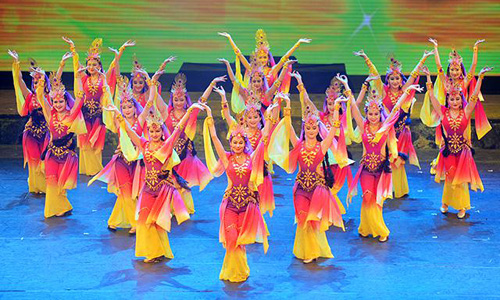Dance Drama “Festive Celebrations in Turpan” Performed in Hunan