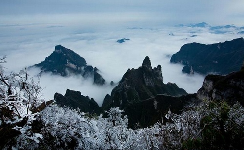 Zhangjiajie tianmenshan national forest park appears ice flowers
