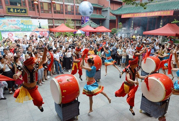 Happy Temple Fair Held for Mid-Autumn Festival