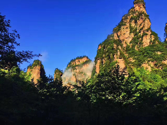 Zhangjiajie shows “Blue landscape” in early summer
