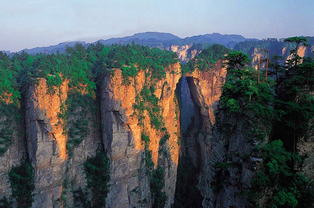 3 Days Tour for Changsha-Zhangjiajie-Tianzi Mountain-Huanglong Cave