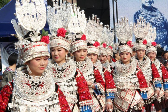 Sixth Fenghuang Miao Silver Ornaments &amp; Costume Festival