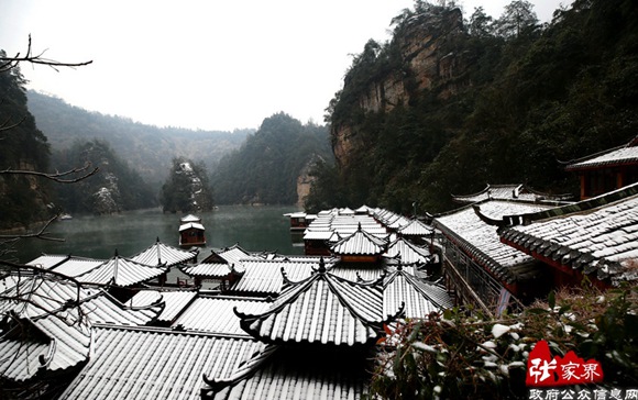Ice and snow adds beautiful for Baofeng lake tourism