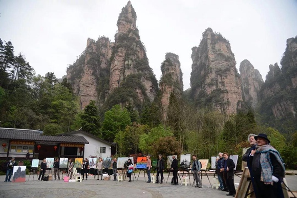 21 Italian artists created in Zhangjiajie,Paintings will be exhibited in Europe