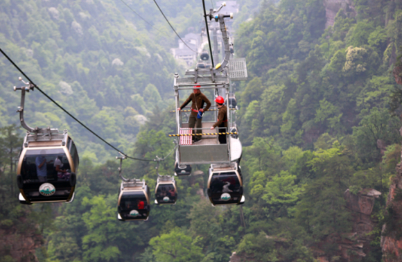 Zhangjiajie Launches Safety Facilities Inspection Before May Day Holiday