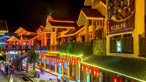 Zhangjiajie renovates tourism shopping market