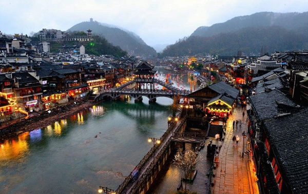 2 Days Zhangjiajie local join-in tour to Fenghuang ancient town