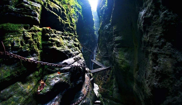 7D6N Relax tour for Zhangjiajie-Glass bridge-Tianmenshan-Zuolong Gorge-Rock Stone Forest-Fenghuang