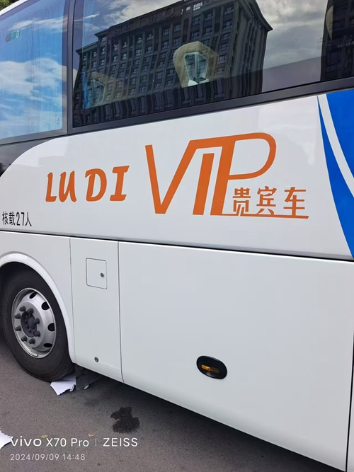 Car/Vehicle/Bus Rental in Changsha and Zhangjiajie and Fenghuang