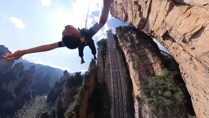 Zhangjiajie extreme tour for Bailong elevator rope swing 