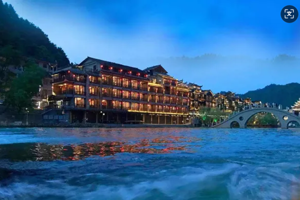 Fenghuang Sulv Lianhua Hotel