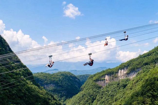What are the tourism experience projects in Zhangjiajie?
