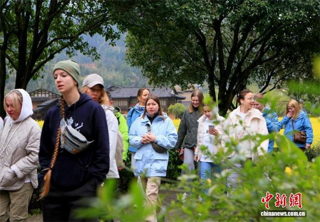 Zhangjiajie Huanglong Cave Emerges as Popular Tourist Destination