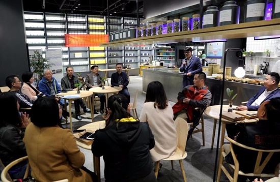 Zhangjiajie hosted an international tour guide talent team theme salon