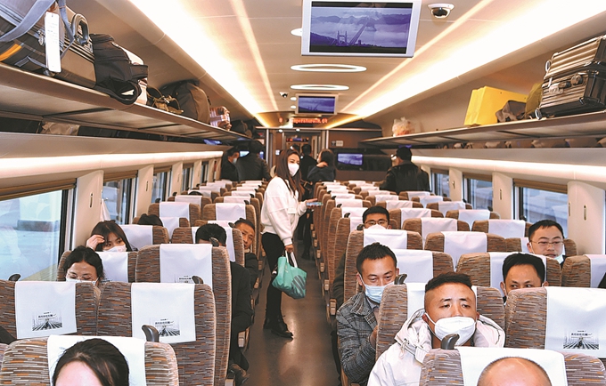 Zhangjiajie-Jishou-Huaihua high-speed railway line opens in Western Hunan